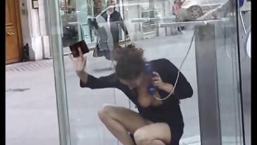 האחות החורגת לילי פורד אוהבת שאחיה נותן לה מסיכת סקס חינם שחורות פנים