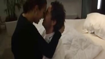 כל זונה זעירה טבעית משנה את כוונותיו של סקס מצלמות צט הפולש