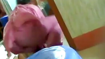 דוגמנית יפנית חוטפת מכות וחבטות וידאו סקס חינם