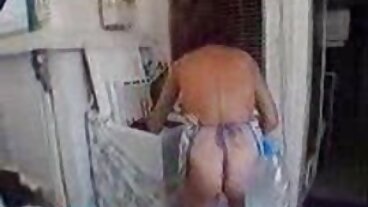 תחת THICC נפרש כוס של בחורות וזיין על ידי מייק