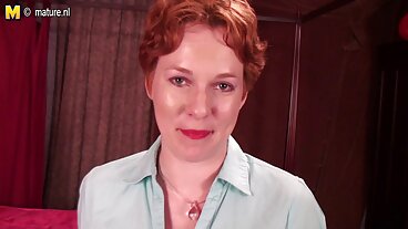 חצילים ובננות עוזרים ל-MILF לשחקן יחיד סרטי סקס חינם לצפייה ישירה במטבח