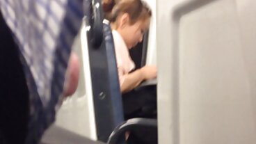 חמוד נוער בחורות דופקות גברים רזה מזיין אחי ליד הבריכה